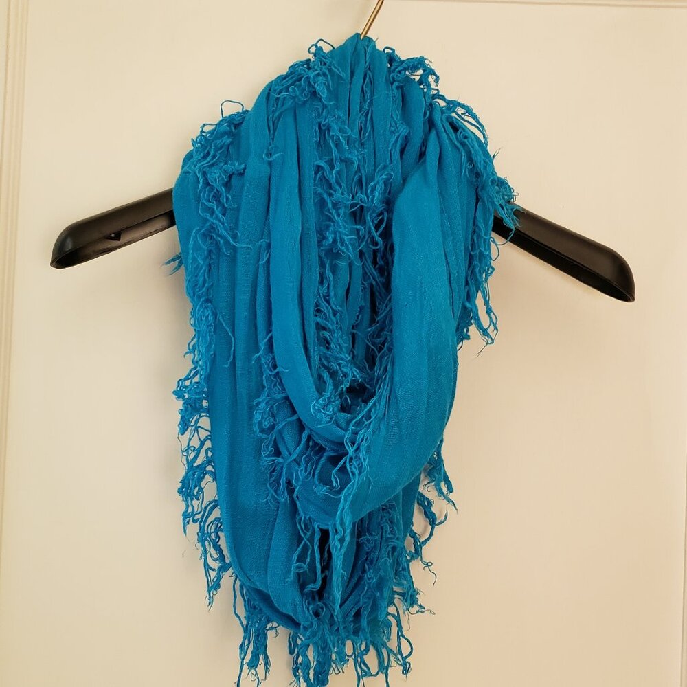 EUC women's turquoise infinity scarf